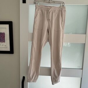 ATHLETA Farallon Jogger Women's Size 4. Beige.